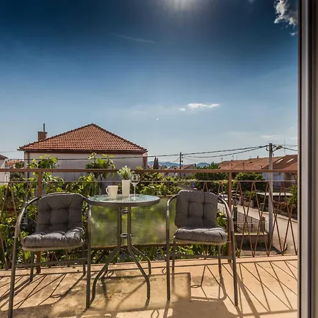 Spacious Zadar Apartments Near Beach *