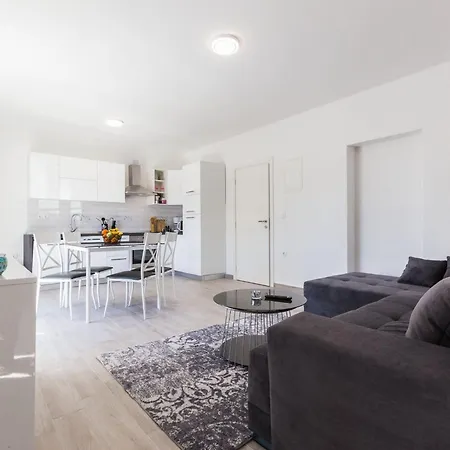 公寓 Spacious Zadar Apartments Near Beach