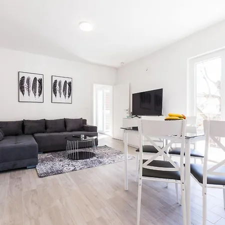 公寓 Spacious Zadar Apartments Near Beach *