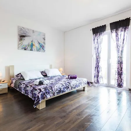 Spacious Zadar Apartments Near Beach