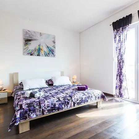 Spacious Zadar Apartments Near Beach 公寓 *