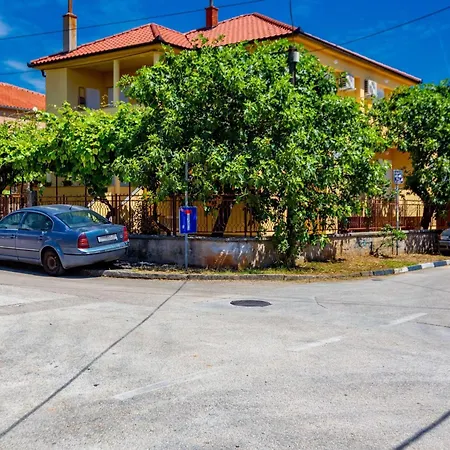 Apartment Spacious Zadar Apartments Near Beach *