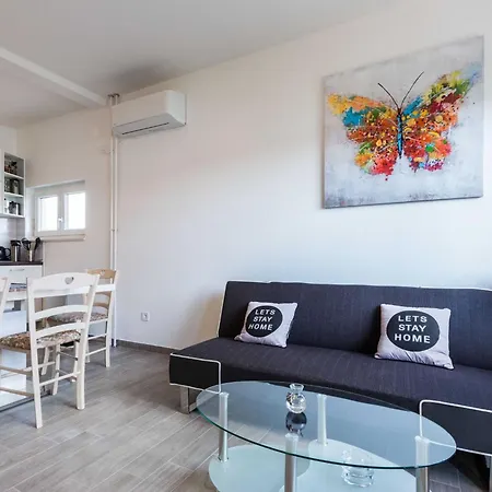 Spacious Zadar Apartments Near Beach *