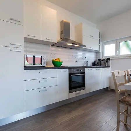 Spacious Zadar Apartments Near Beach
