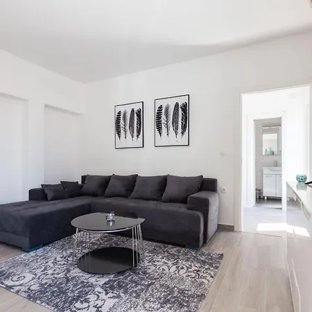 Spacious Zadar Apartments Near Beach Apartment