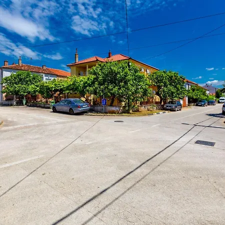Spacious Zadar Apartments Near Beach *